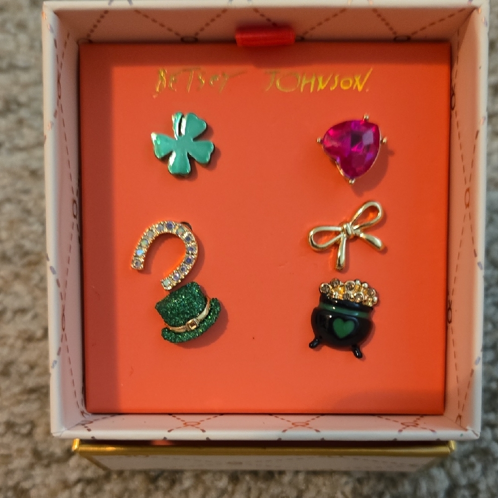 Betsey Johnson Green and Pink Jewelry Set Nwot